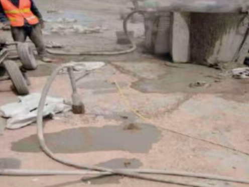 铜官水泥混凝土路面板底注浆技术 路面脱空注浆整治方案